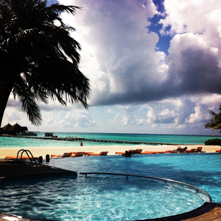 A pool overlooking the ocean - Best Combo Ever!